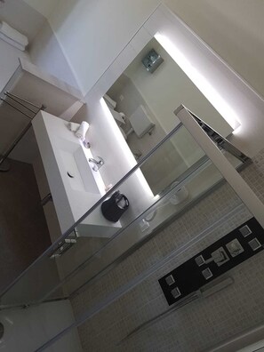 Bathroom - Saint Paul Relais (San Paolo Solbrito)