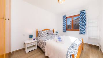 2 slaapkamers, een strijkplank/strijkijzer, gratis wifi, beddengoed