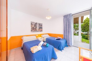 4 bedrooms, iron/ironing board, free WiFi, bed sheets