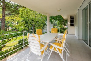 Outdoor dining - Near lake, beach and town centre - Casa Can Francesc (Alcudia)