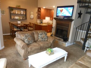 Smart TV y chimenea 
