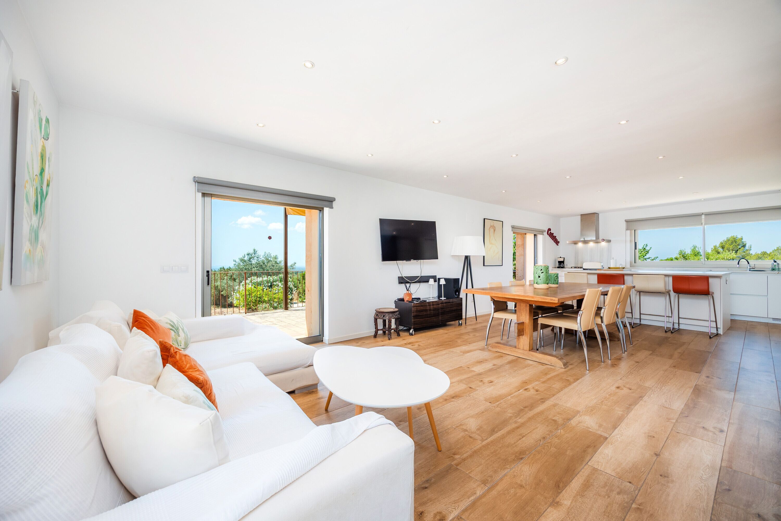 TV, peis og bordtennis