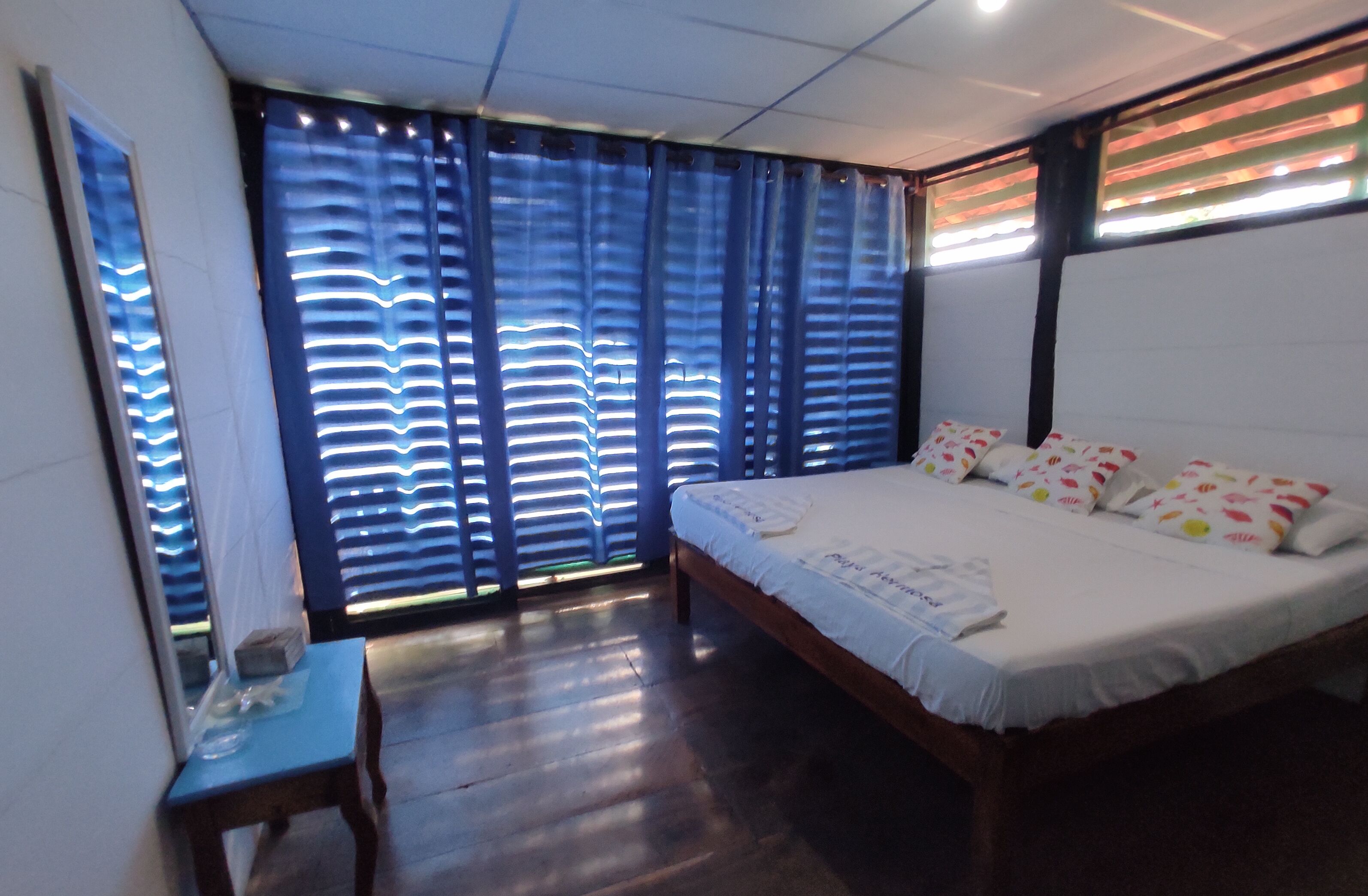 standard double room, 1 king bed, balcony, ocean view | free wifi, bed sheets