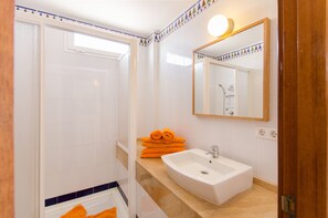 Bañera y toallas