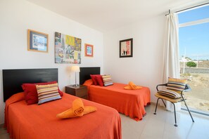 2 slaapkamers, een strijkplank/strijkijzer, gratis wifi, beddengoed