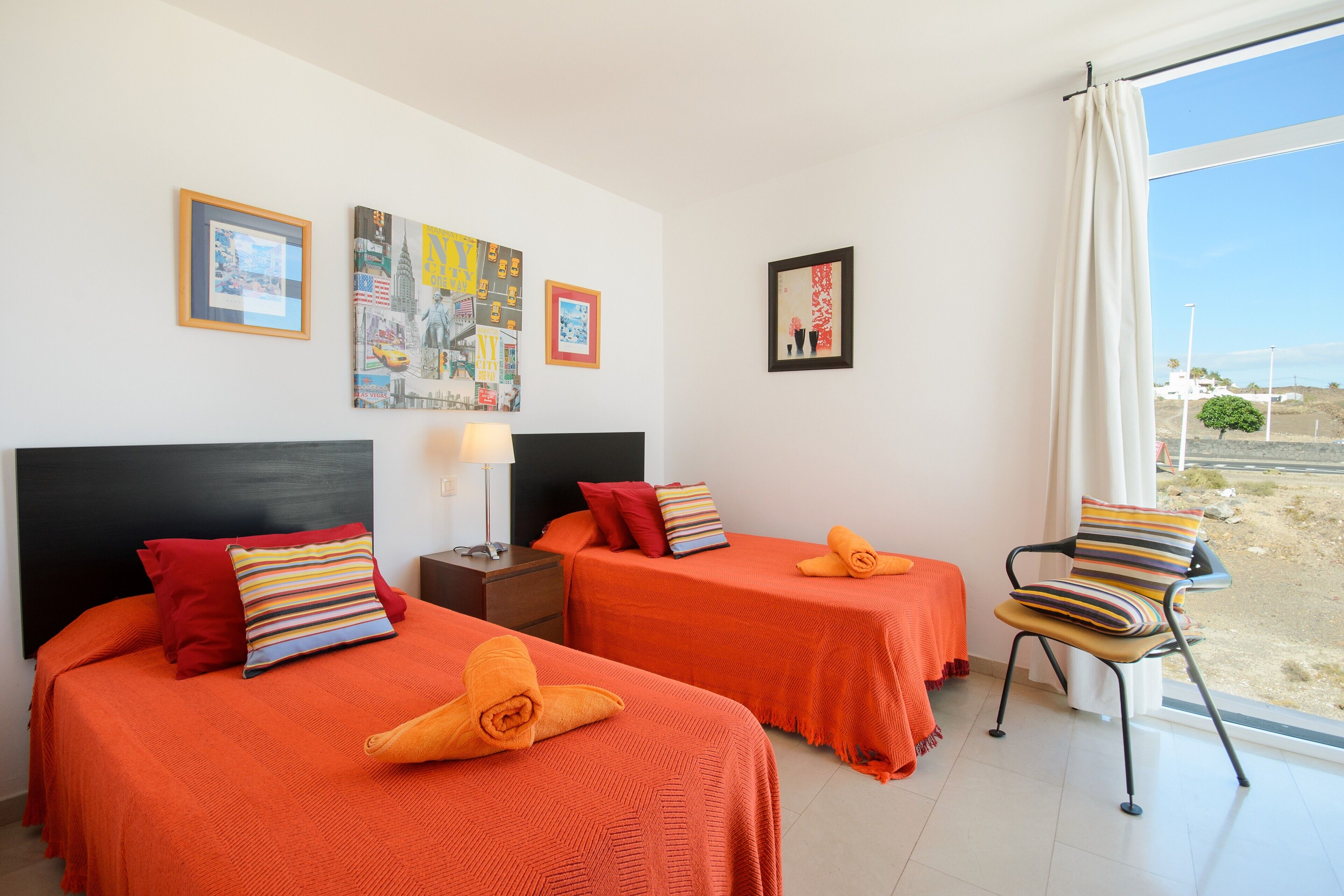 2 slaapkamers, een strijkplank/strijkijzer, gratis wifi, beddengoed