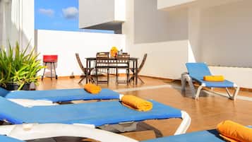 屋外ダイニングエリア