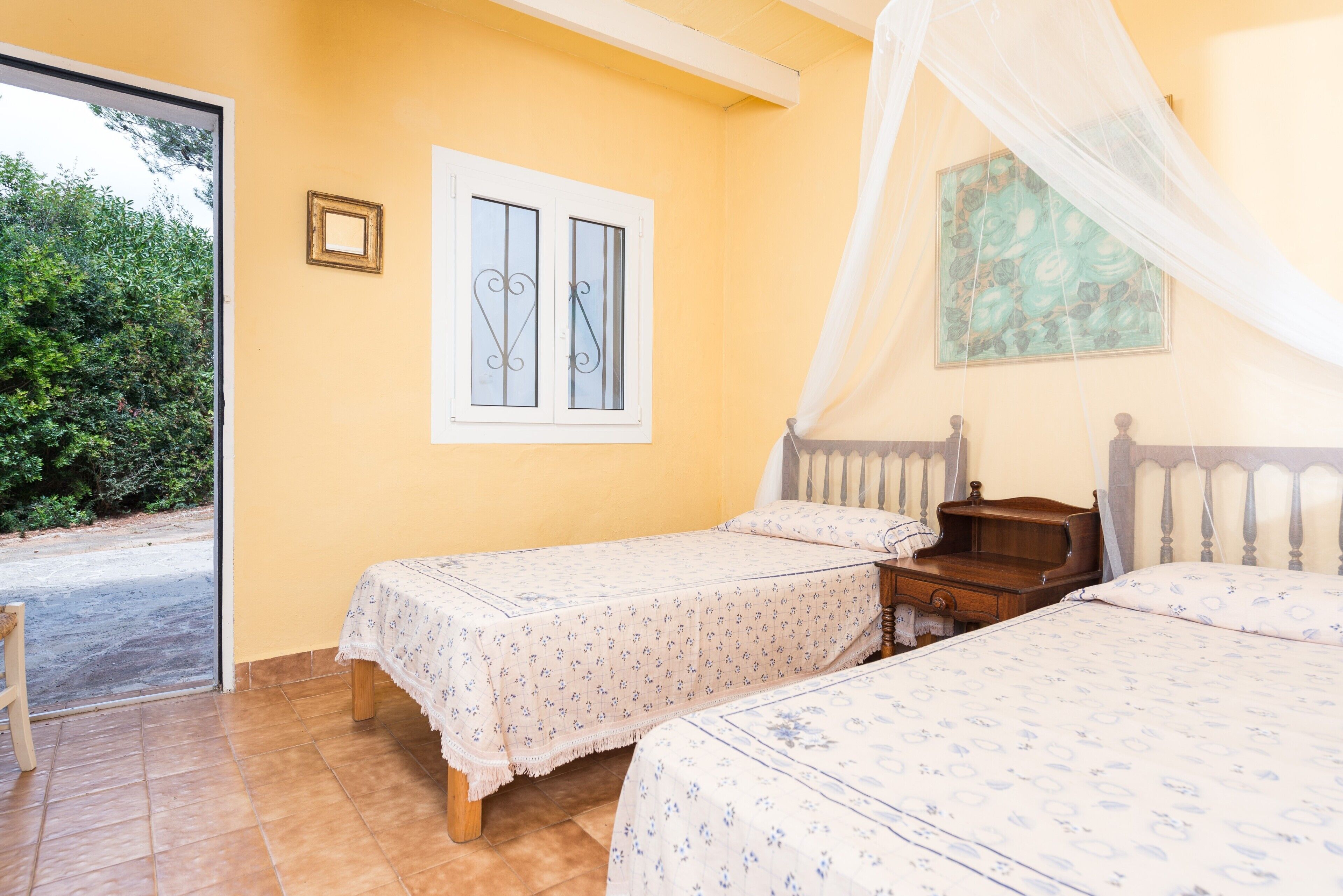 2 dormitorios, tabla de planchar con plancha, wifi gratis y ropa de cama