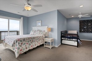 4 Schlafzimmer, Schreibtisch, Bügeleisen/Bügelbrett, kostenloses WLAN