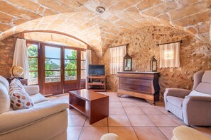 Téléviseur, foyer, lecteur de DVD