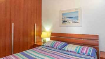 2 Schlafzimmer, Bügeleisen/Bügelbrett, Bettwäsche