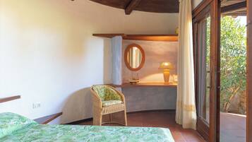 1 bedroom, bed sheets