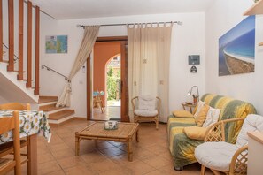 TV - Spacious Garden and Quiet Location – Villetta Olivastro (San Teodoro)