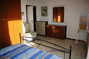2 bedrooms, bed sheets - Apartment with sea view - Seccheto Mare (Seccheto (LI))