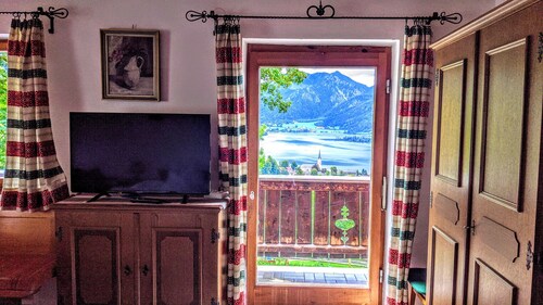 Vacation on a Farm - Fantastic Holiday App with Balcony, Lake & Mountain View