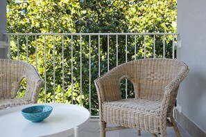 Property grounds - Modern apartment near Lake Garda with Wi-Fi and terrace (BARDOLINO)