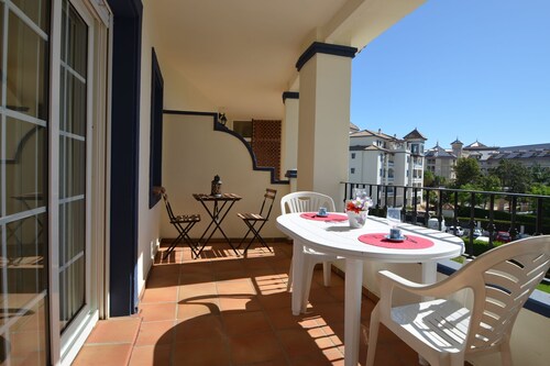 EL FARO 36 - Two Bedroom Apartment, Sleeps 5