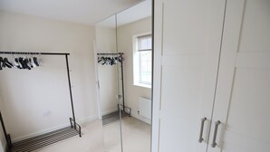 House, 3 Bedrooms | Room amenity - Easy Travel Luxury NEC Airport (Birmingham)