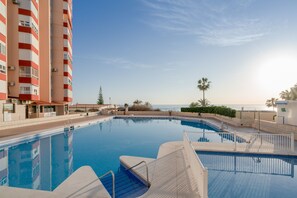 Pool - Fantastic Apartment With Sea View, Mountain View, Wi-Fi, Shared Pool & Terrace (TORROX)