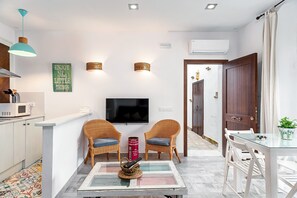 Interior - Modern Apartment "Girasol" in Great Location with Air Conditioning & Terrace (Vejer de la frontera)