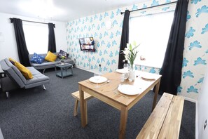 32-inch flat-screen TV with cable channels, TV - B'ham NEC HS2 (Birmingham)