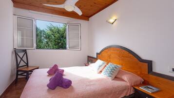 2 dormitorios, tabla de planchar con plancha, wifi gratis y ropa de cama