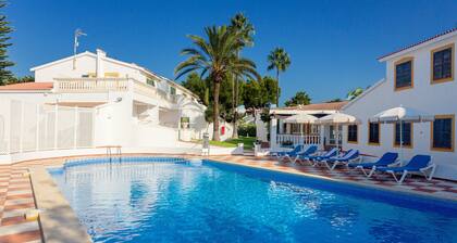 Merveilleux appartement avec terrasse, piscine et Wi-Fi
