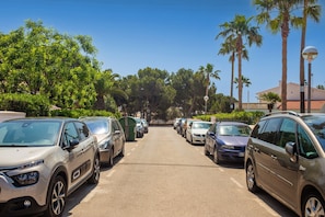 Property grounds - Wonderful Apartment with Terrace, Pool, and Wi-Fi (Ciutadella)