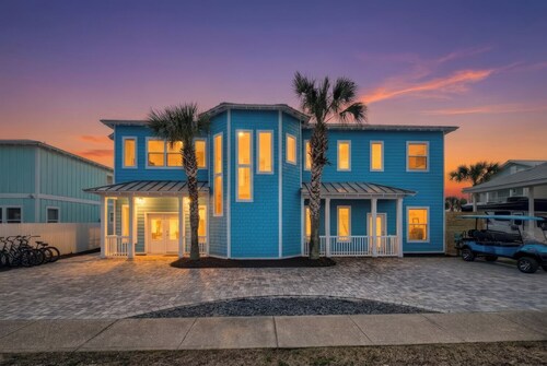 Summer Sale! Location Beach Golf Cart Included Private Pool 4 En Suites.