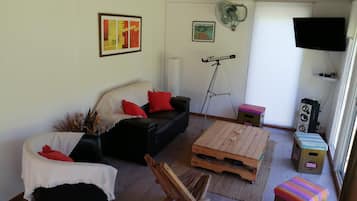 TV, fireplace, stereo