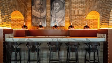 9 間餐廳,供應早餐、午餐和晚餐,墨西哥料理