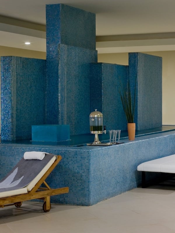 Couples treatment rooms, sauna, hot tub, steam room, Turkish bath