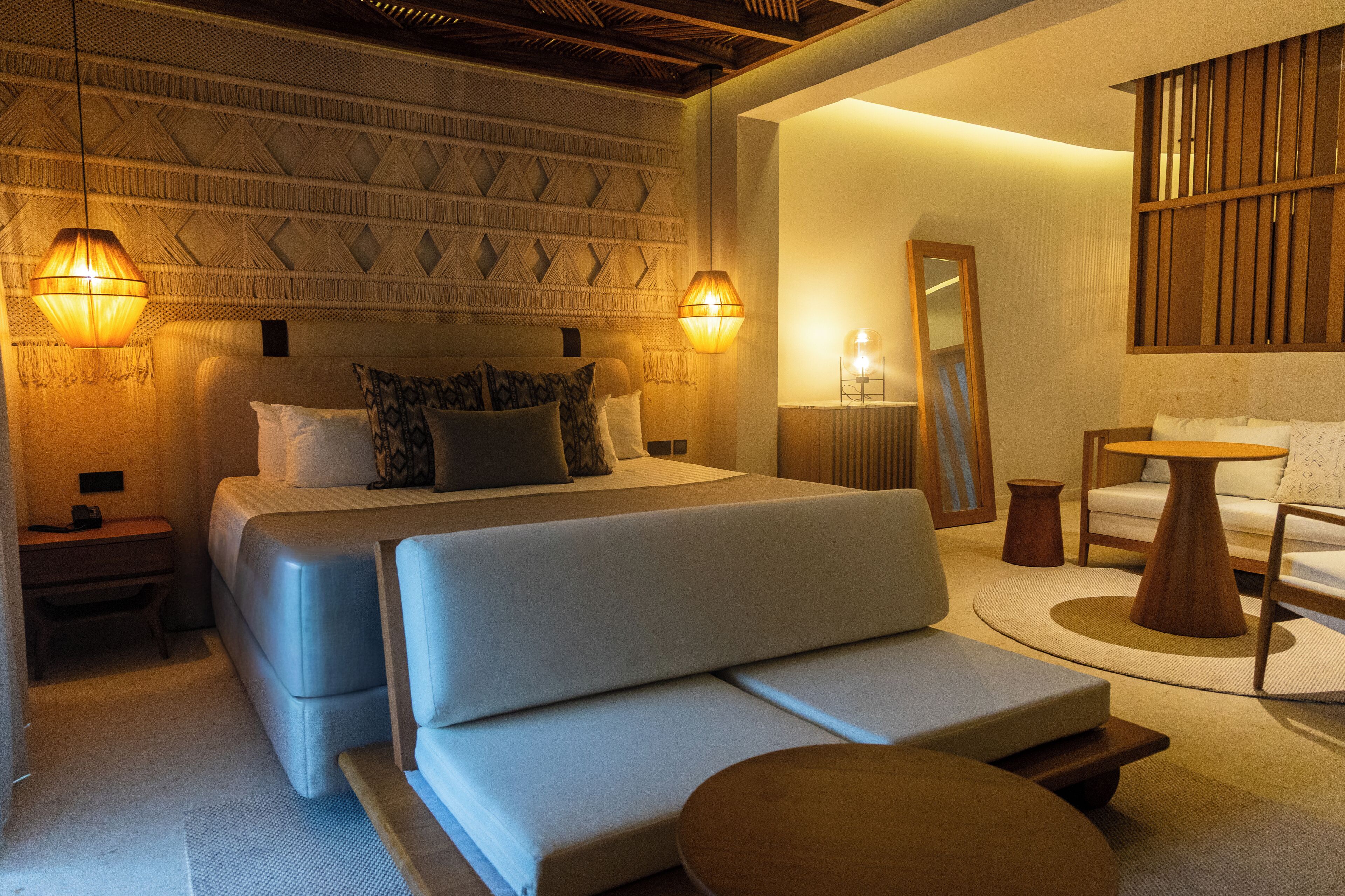 Laguna Villa Suite | 迷你吧（备有免费物品）、客房内保险箱、办公桌、遮光窗帘