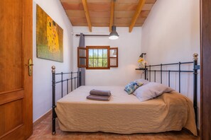 3 bedrooms, iron/ironing board, free WiFi, bed sheets - Antique Finca Es Clonenell with Wi-Fi, Garden, Terrace & Pool; Parking Available, Pets Allowed (Canyamel)