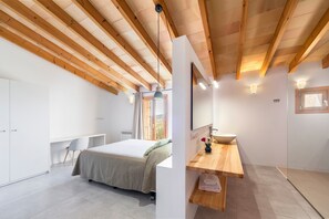 6 bedrooms, iron/ironing board, free WiFi, bed sheets - Rustic country house with pool - Villa Turonet (Villafranca de Bonany)