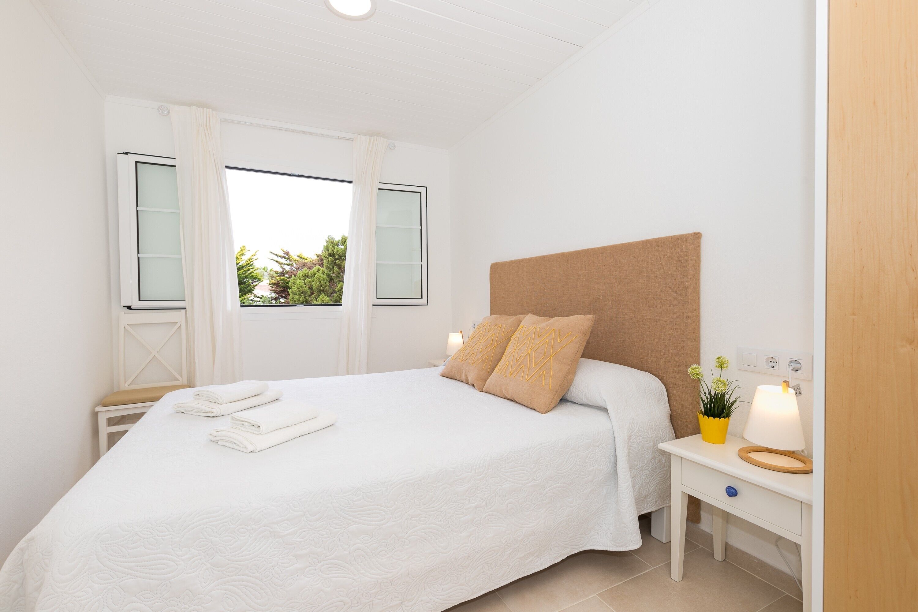 2 dormitorios, tabla de planchar con plancha, wifi gratis y ropa de cama