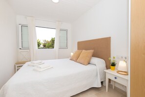 2 dormitorios, tabla de planchar con plancha, wifi gratis y ropa de cama