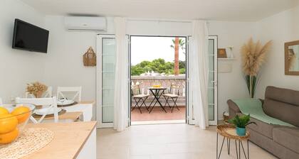 Fantastic Apartment with Pool, Balcony and Wi-Fi
