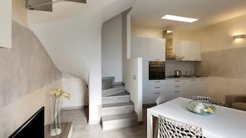 Fridge, oven, stovetop, electric kettle