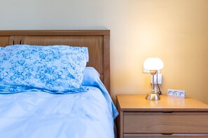 3 chambres, fer et planche à repasser, Wi-Fi gratuit, draps fournis
