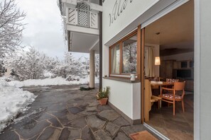 Outdoor dining - Apartment Africa in Villa Anina with Pool, Wellness Area (Klobenstein/Ritten)