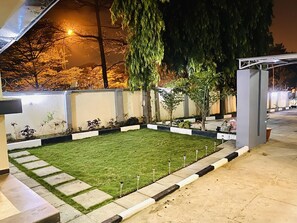 Breakfast, lunch, dinner served; local and international cuisine - MayFair Hotels (Abuja)