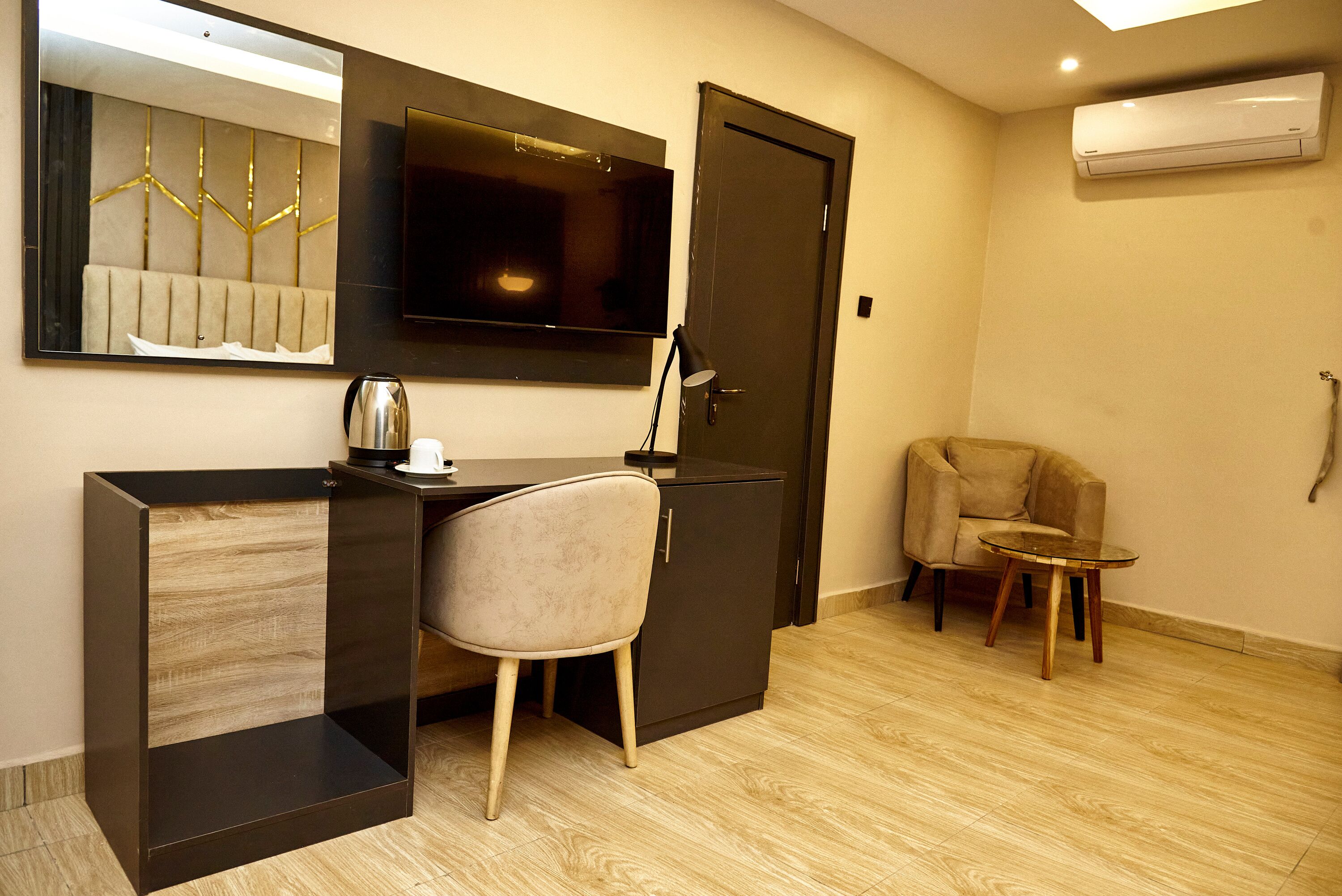 Executive Double Room | In-room safe, desk, laptop workspace, iron/ironing board