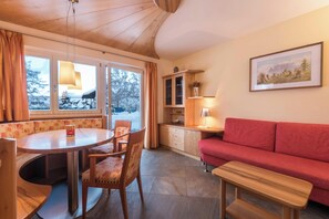 TV - Apartment Namibia in Villa Anina with Poo (Klobenstein Ritten)