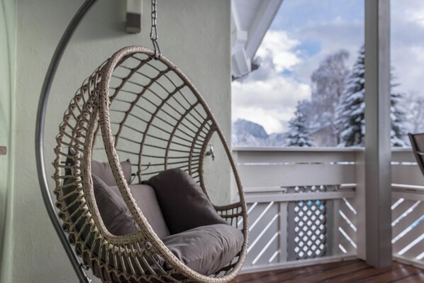 Property grounds - Charming, Small Ocean Apartment in Villa Anina with Pool (Klobenstein Ritter)