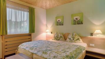 1 bedroom, free WiFi, bed sheets