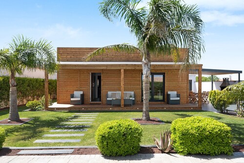 Holiday Home Villa Torre Nueva with Wi-Fi, Garden, Terrace & Pool