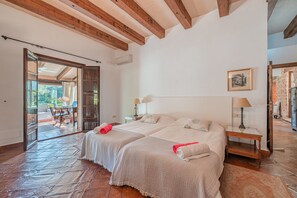 6 Schlafzimmer, Bügeleisen/Bügelbrett, kostenloses WLAN, Bettwäsche