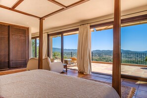 5 bedrooms, iron/ironing board, free WiFi, bed sheets - Fantastic Luxury Villa with Guest House, Wi-Fi, Pool, Garden, and Stunning Sea Views (Santa Eulalia del Río)