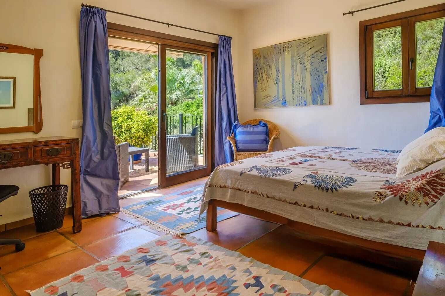 5 chambres, fer et planche à repasser, Wi-Fi gratuit, draps fournis